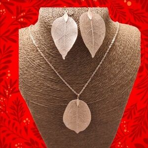 Gold Leaf Necklace & Earrings Set